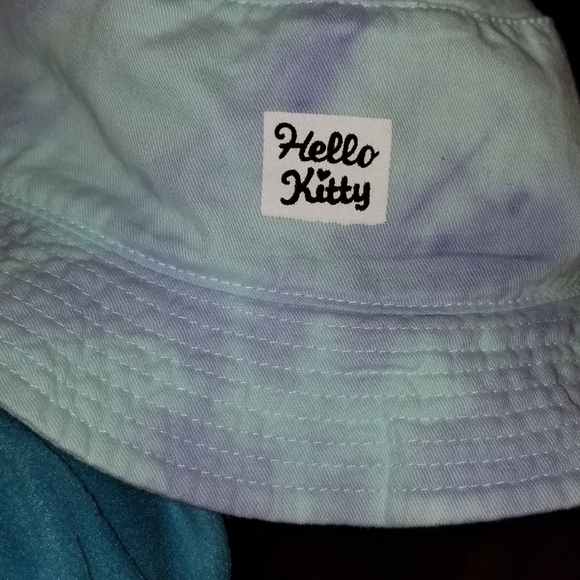 HELLO KITTY BUCKET HAT - Picture 4 of 7